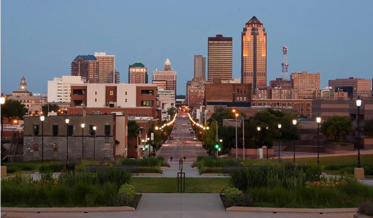 Quiet 1 Bed Studio Heart Of Downtown Des Moines Bagian luar foto