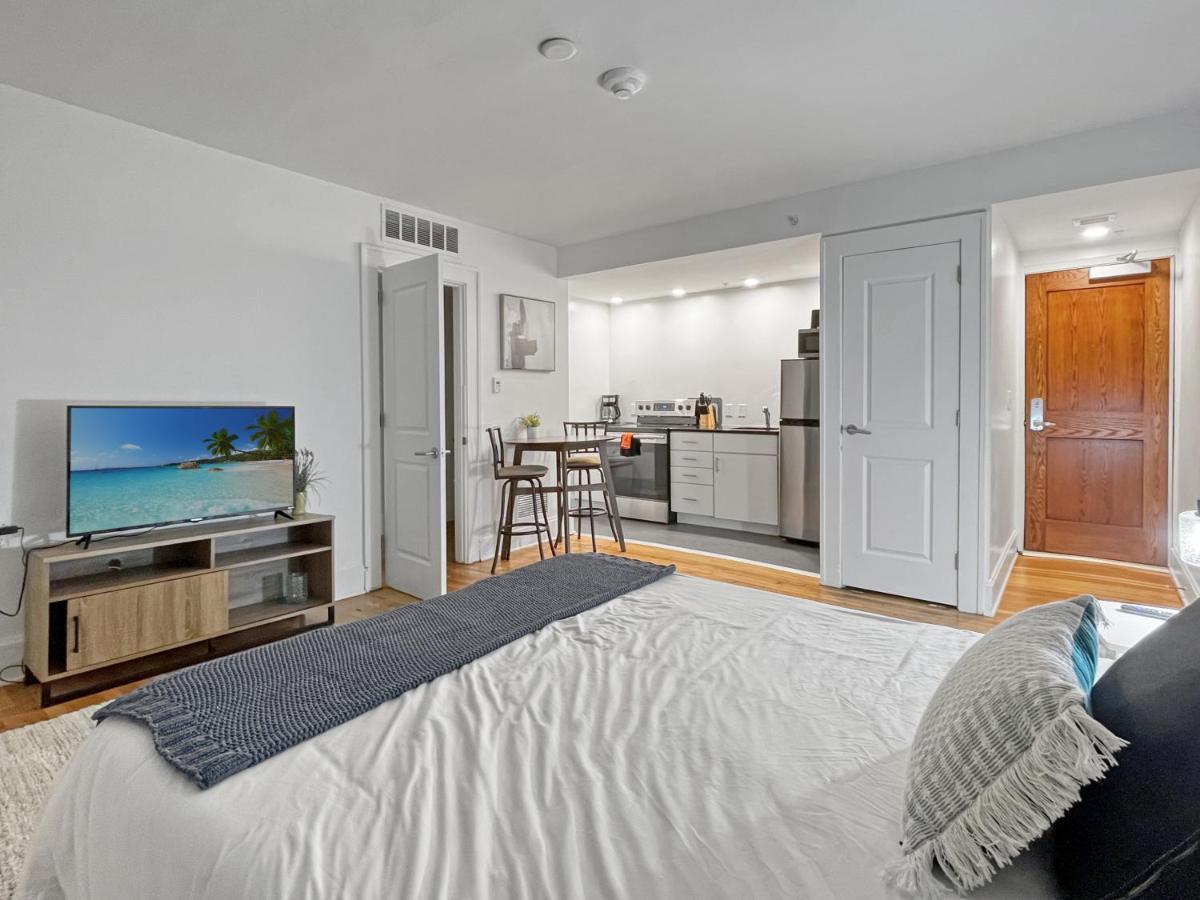 Quiet 1 Bed Studio Heart Of Downtown Des Moines Bagian luar foto